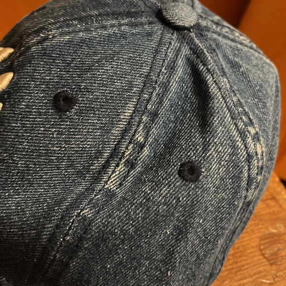 New York Yankees Dark Denim Vented Baseball Cap Hat OS NWT Adjustable - Picture 7 of 10